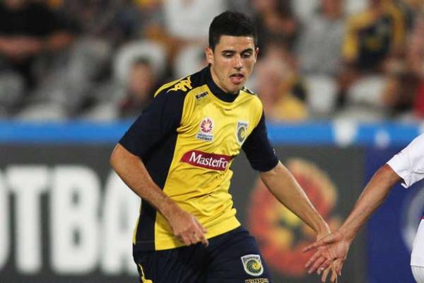 Celtic sign Rogic on long-term deal
