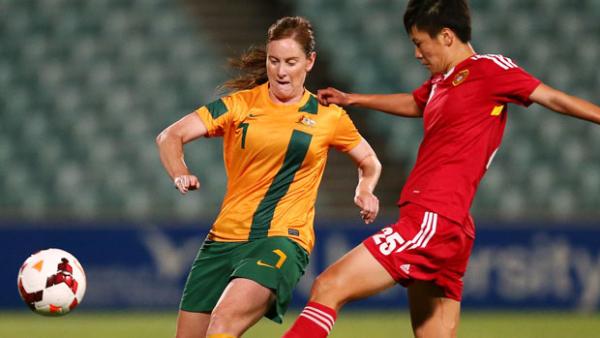 Collette McCallum in action for the Westfield Matildas against China PR in 2013.