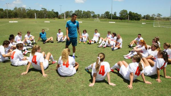 Tim Cahill gives some advice to the 2017 Foxtel All-Stars Tim Cahill Ambitions Tour participants.