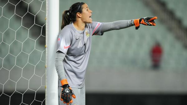 Lydia Williams has signed with Seattle Reign.