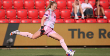 ADELAIDE, AUSTRALIA - DECEMBER 07: Chloe Lincoln, Goalkeeper for Brisbane Roar kicks the ball during the round six A-League Women match between Adelaide United and Brisbane Roar at Coopers Stadium, on December 07, 2025, in Adelaide, Australia. (Photo by Maya Thompson/Getty Images)