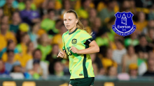 Holly McNamara signs with Everton in England